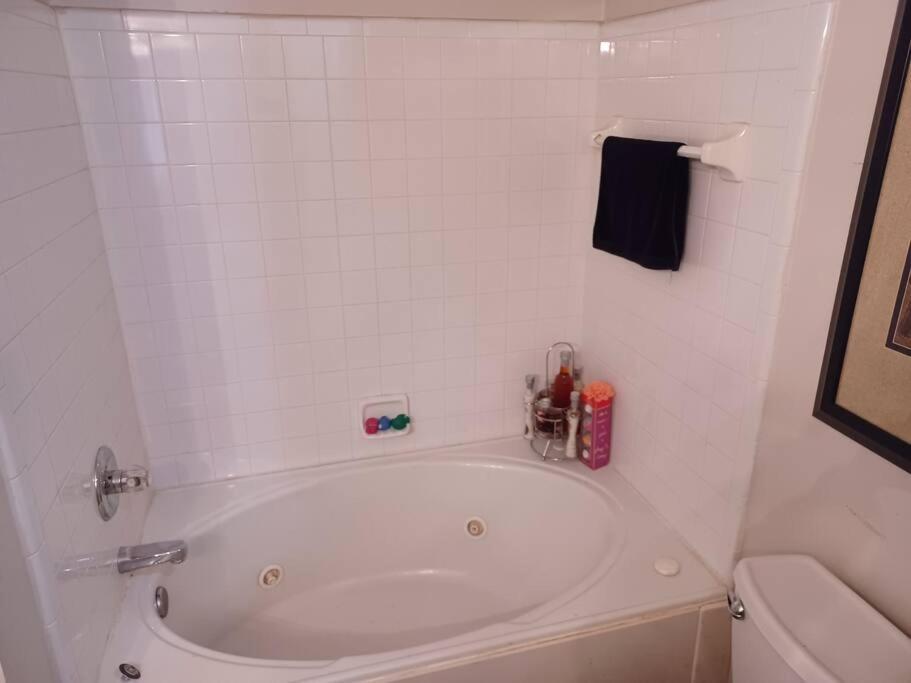Urban Adventure Townhome - Near Downtown แอตแลนตา ภายนอก รูปภาพ